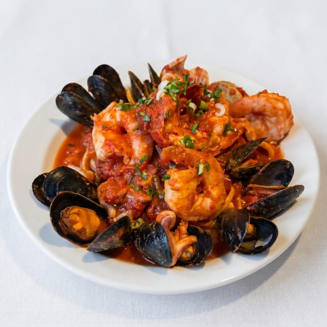 Linguini Fra Diavolo.